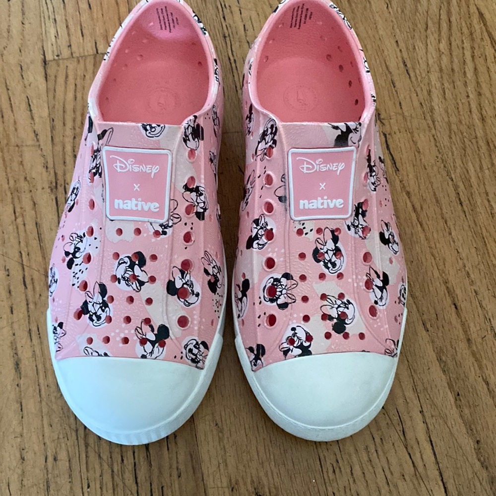 Native pink Minnie Mouse shoes